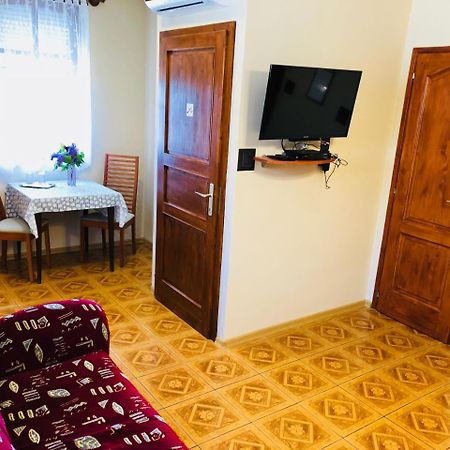 Szuts Panzio Bed & Breakfast Fertorakos Luaran gambar