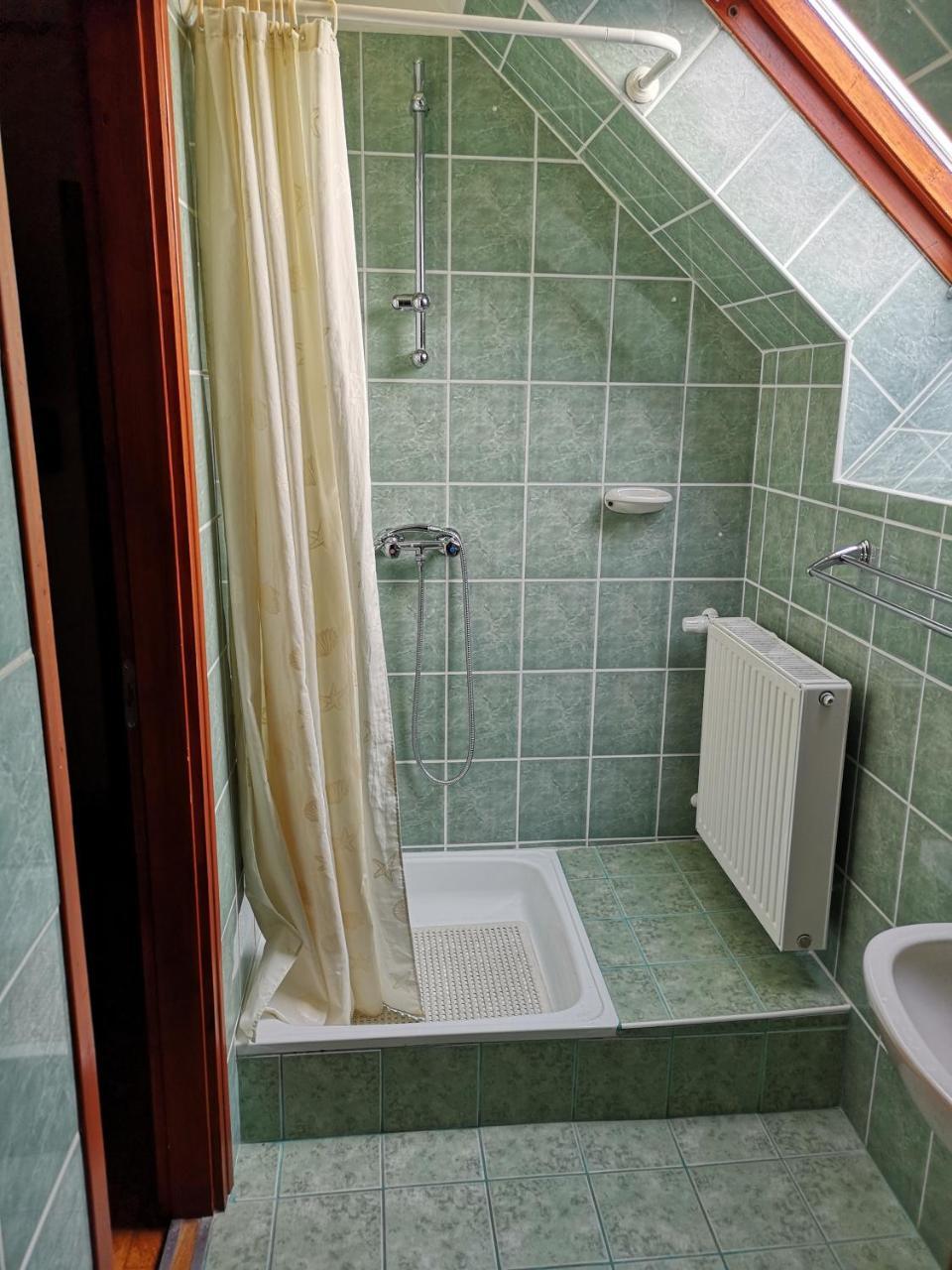 Szuts Panzio Bed & Breakfast Fertorakos Luaran gambar