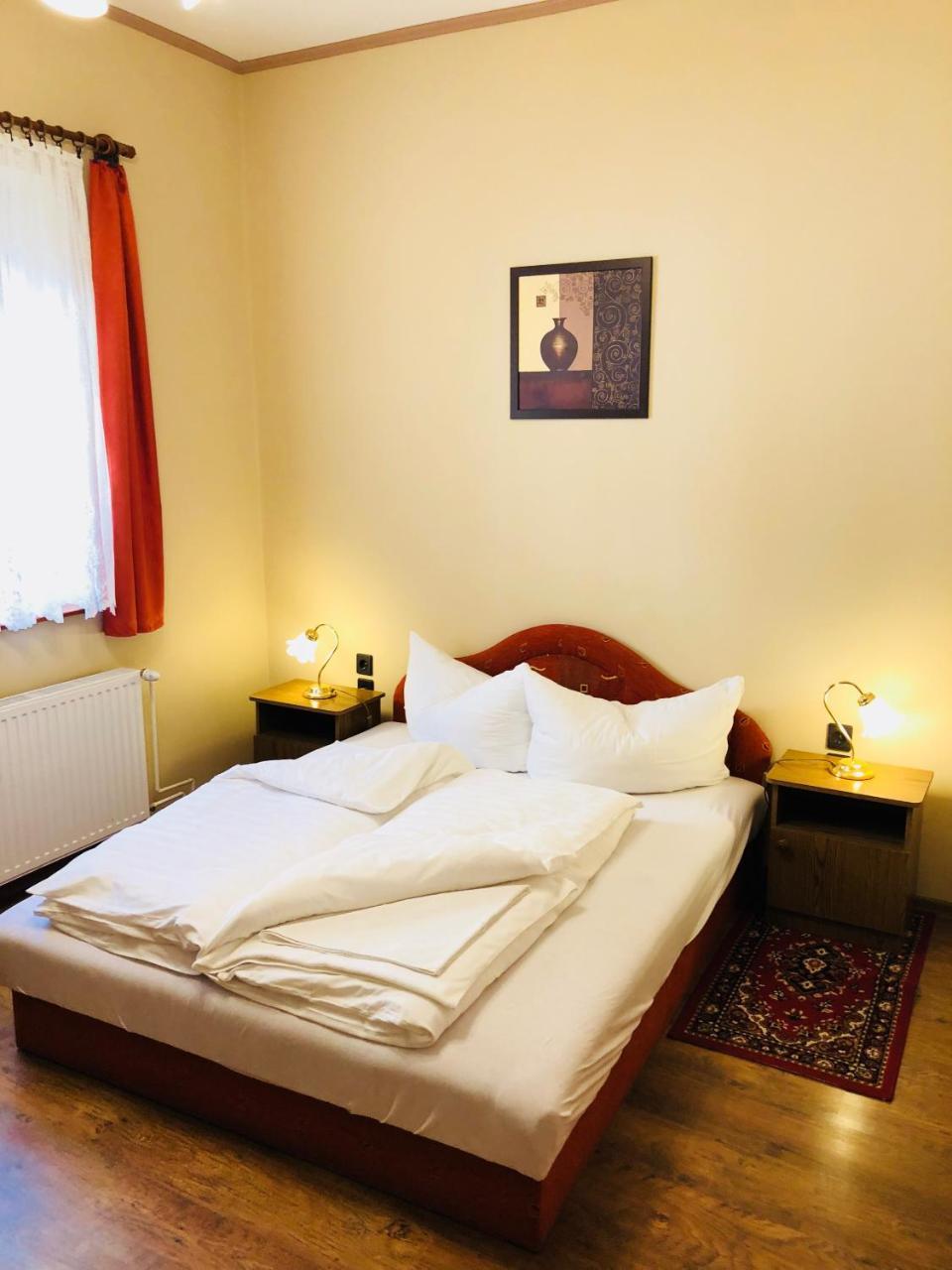 Szuts Panzio Bed & Breakfast Fertorakos Luaran gambar