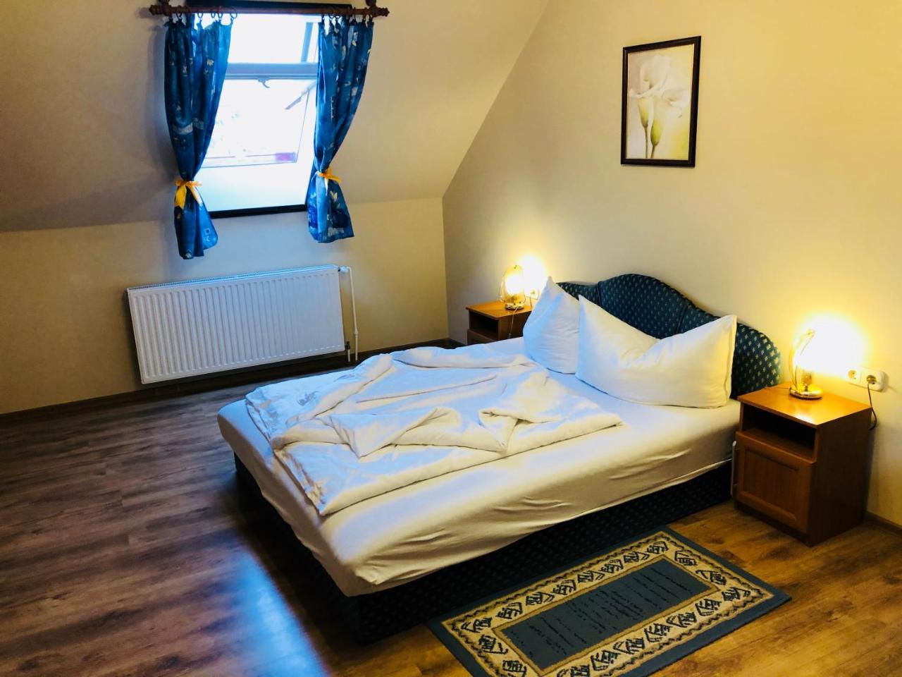 Szuts Panzio Bed & Breakfast Fertorakos Luaran gambar