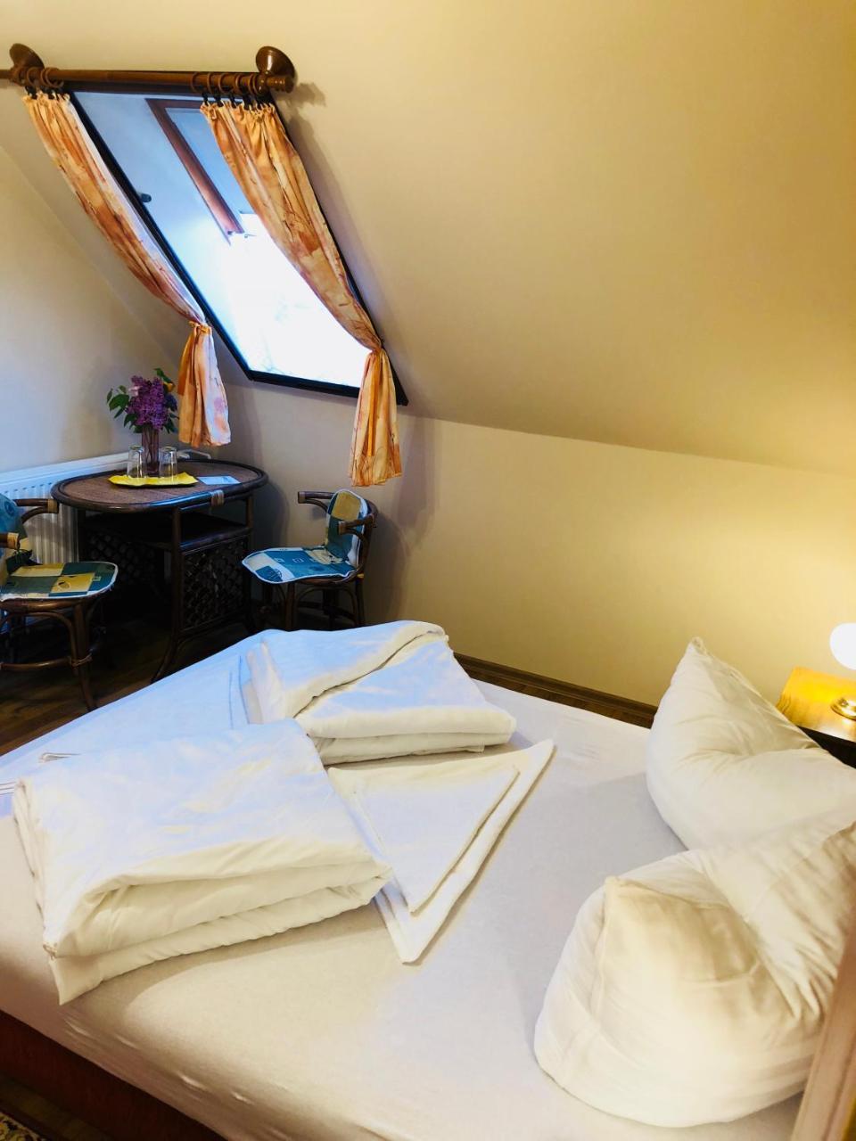 Szuts Panzio Bed & Breakfast Fertorakos Luaran gambar